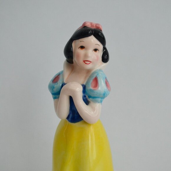 Disney Japan Ceramic Snow White Figurine 5.5" - Picture 2 of 11